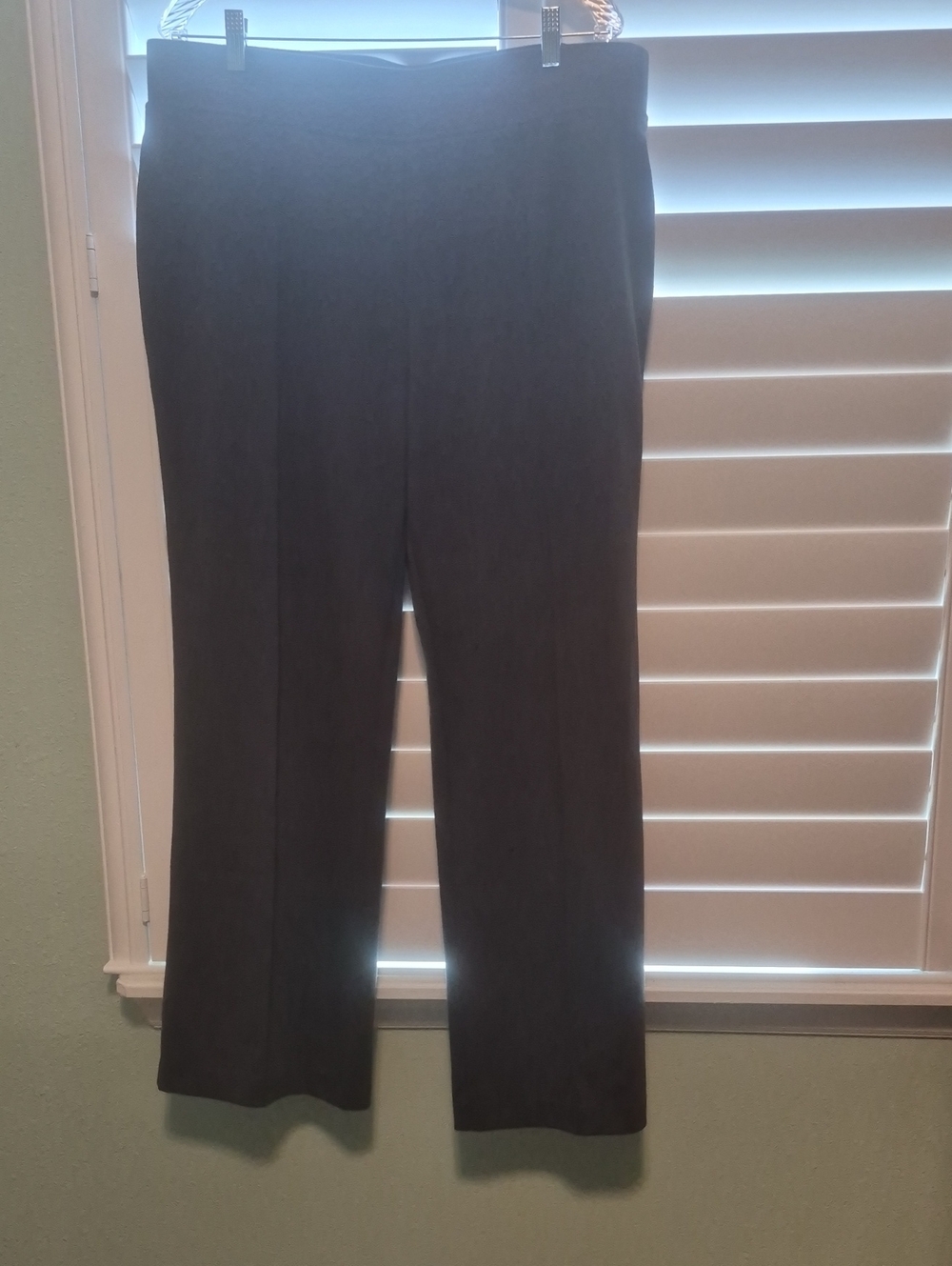 Classic Women's Straight-Leg Dress Pants - Black